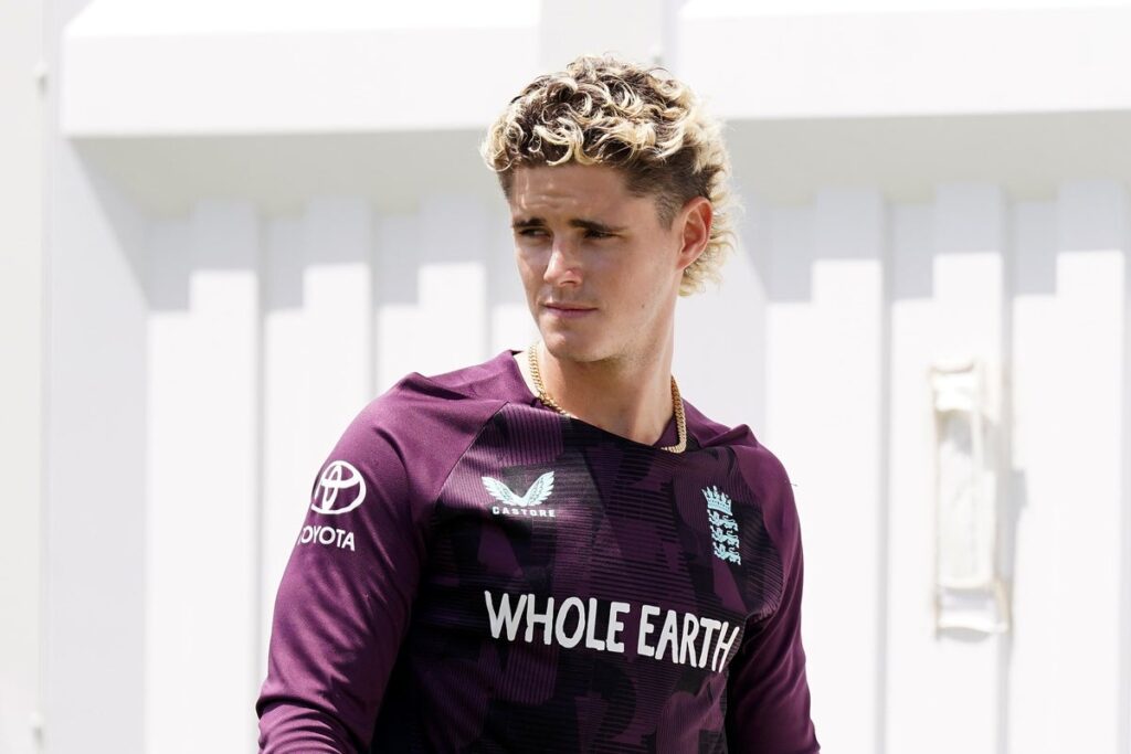 England all-rounder Jacob Bethell batting in the T20 World Cup nets with a bandaged left hand.
