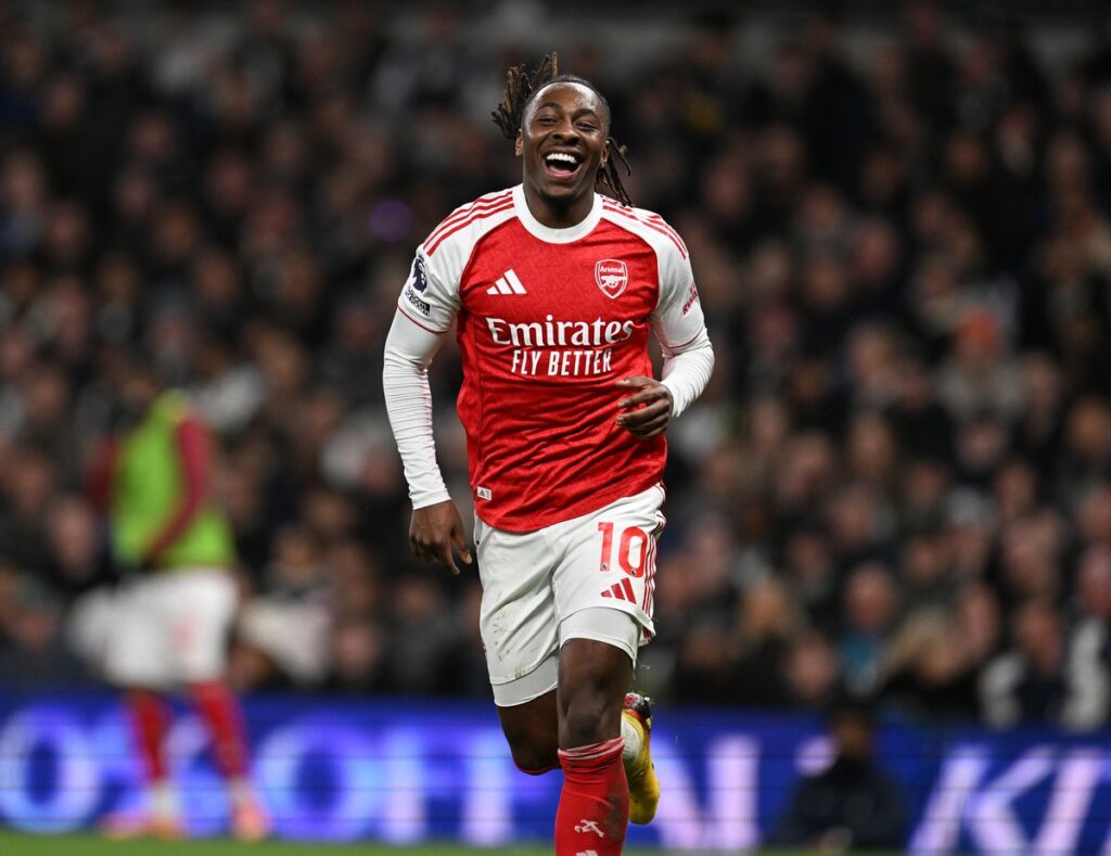 Mikel Arteta shouting instructions to Eberechi Eze during an Arsenal Premier League match