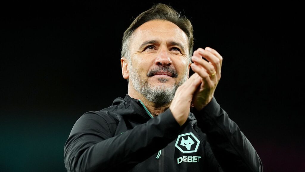 Vitor Pereira gesturing on the touchline during a football match