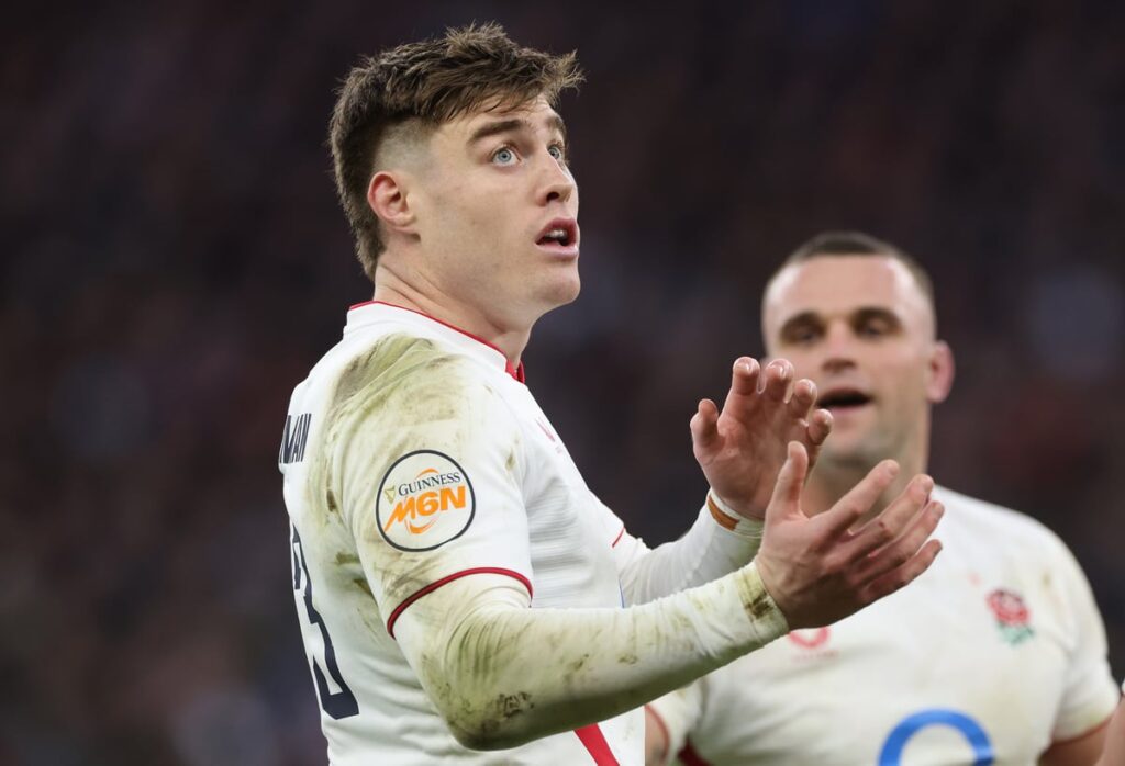 Tommy Freeman running with the ball during an England Six Nations match