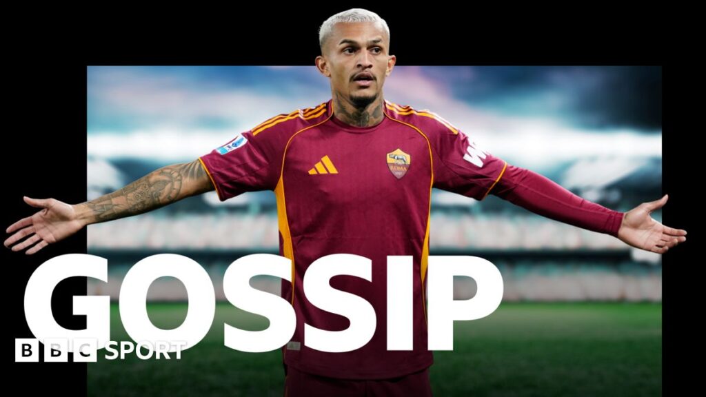 Roma right-back Wesley Franca controlling the ball during a Serie A football match