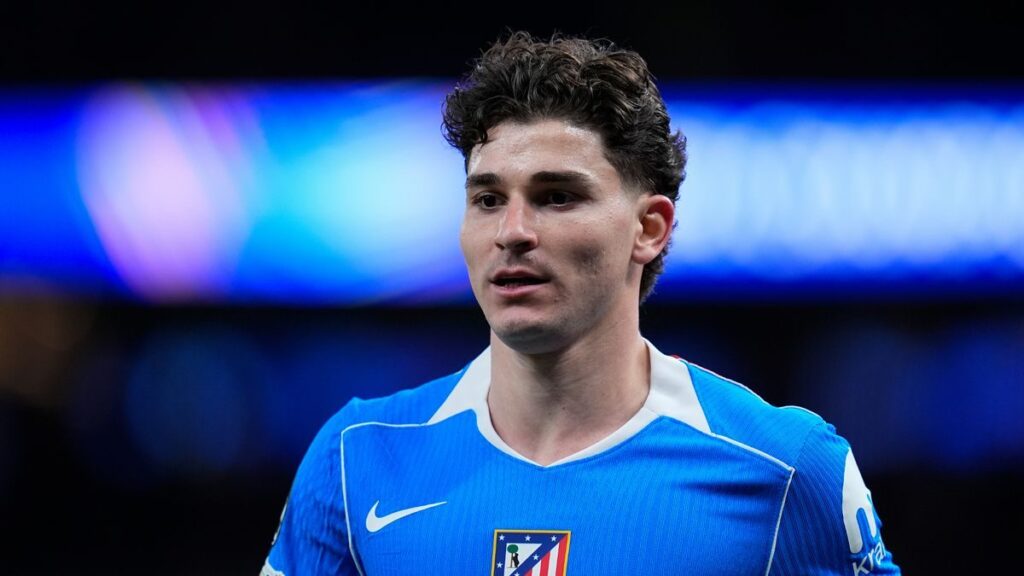 Julian Alvarez playing for Atletico Madrid