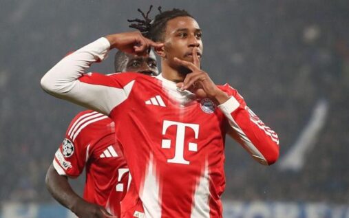 Michael Olise dribbling the ball for Bayern Munich in the Champions League