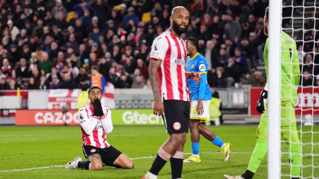 Tolu Arokodare celebrating his equalising goal for Wolverhampton Wanderers against Brentford