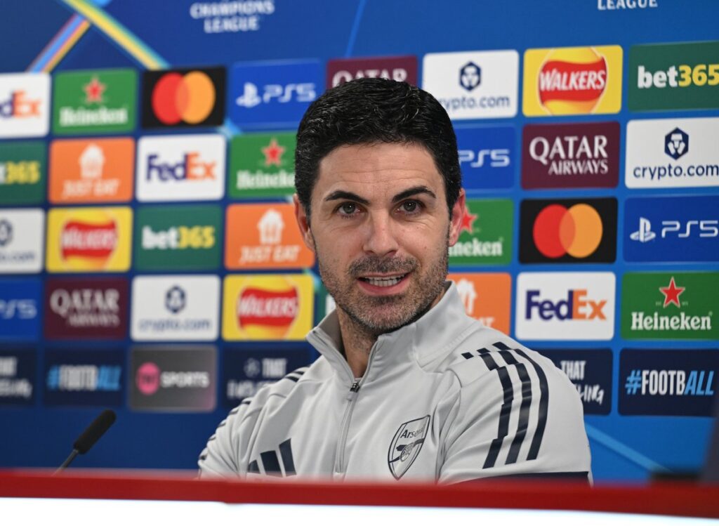 Declan Rice gesturing to teammates during an Arsenal match