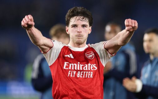 Declan Rice pointing and shouting instructions while playing in midfield for Arsenal