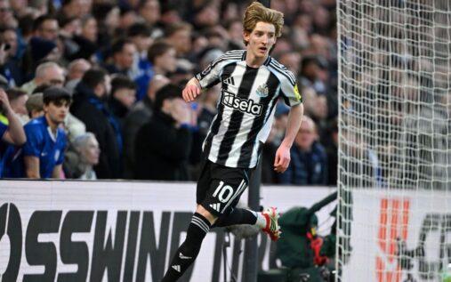 Anthony Gordon playing for Newcastle United in the Premier League