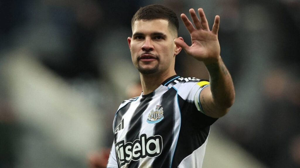 Bruno Guimaraes looking focused while playing for Newcastle United in the Premier League