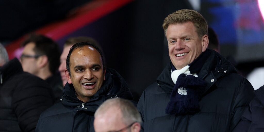 Mauricio Pochettino applauding fans during his time as Tottenham Hotspur manager