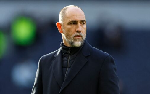 Micky van de Ven gesturing to teammates during a Tottenham Hotspur match