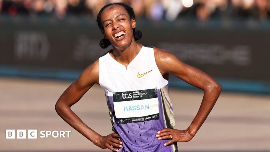 Sifan Hassan competing in the women's marathon at the 2024 Paris Olympic Games