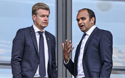 Mauricio Pochettino gesturing from the touchline while managing the United States national team