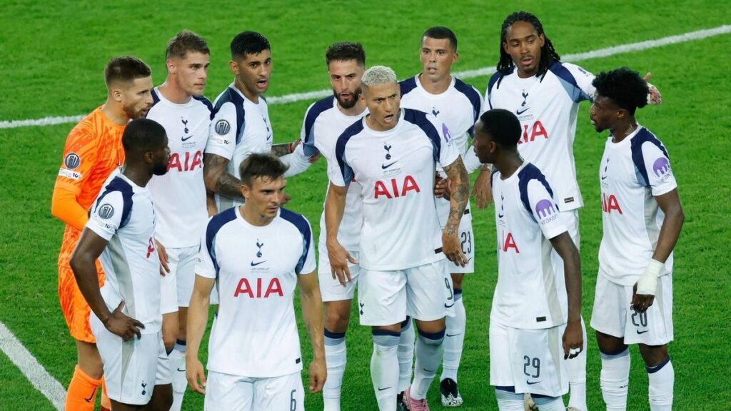 Yves Bissouma playing for Tottenham Hotspur in a Premier League match