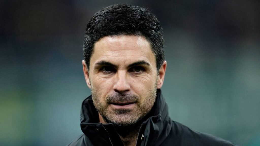 Rennes midfielder Djaoui Cisse dribbling the ball during a Ligue 1 match