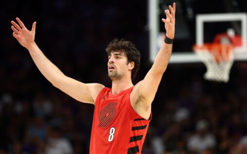 Deni Avdija of the Portland Trail Blazers driving to the basket during the NBA play-in tournament against the Phoenix Suns