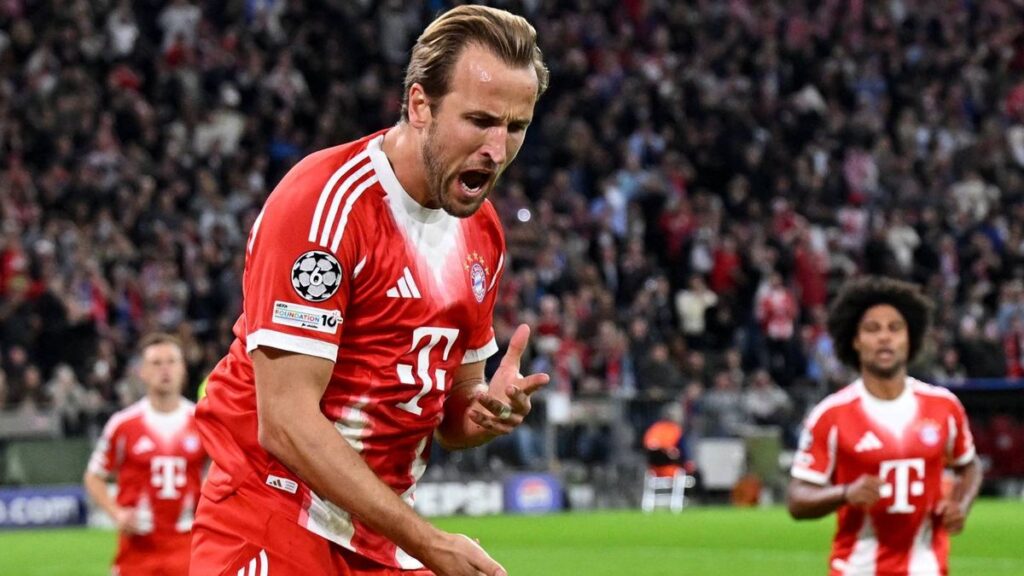 Anthony Gordon and Harry Kane playing for the England national football team