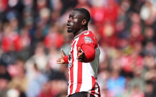 Brian Brobbey holding off a defender while playing for Sunderland