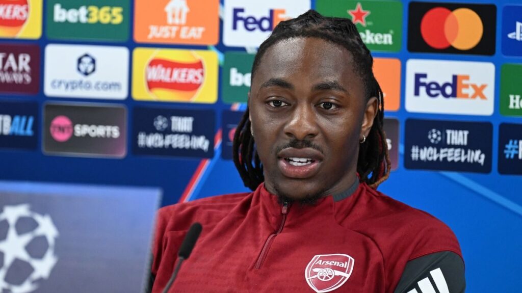 Eberechi Eze looking determined on the pitch in an Arsenal kit