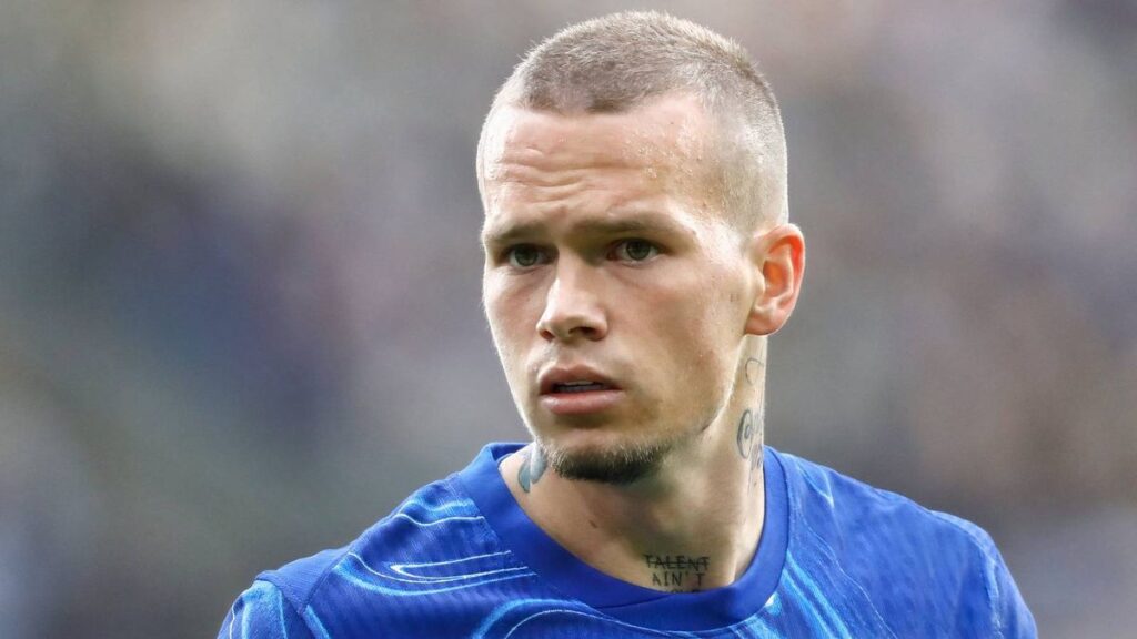 Mykhailo Mudryk looking disappointed while standing on the football pitch