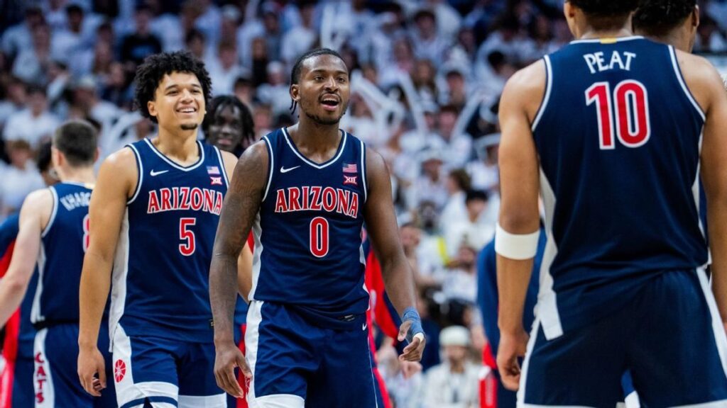 Michigan forward Yaxel Lendeborg dribbling the basketball during an NCAA tournament game