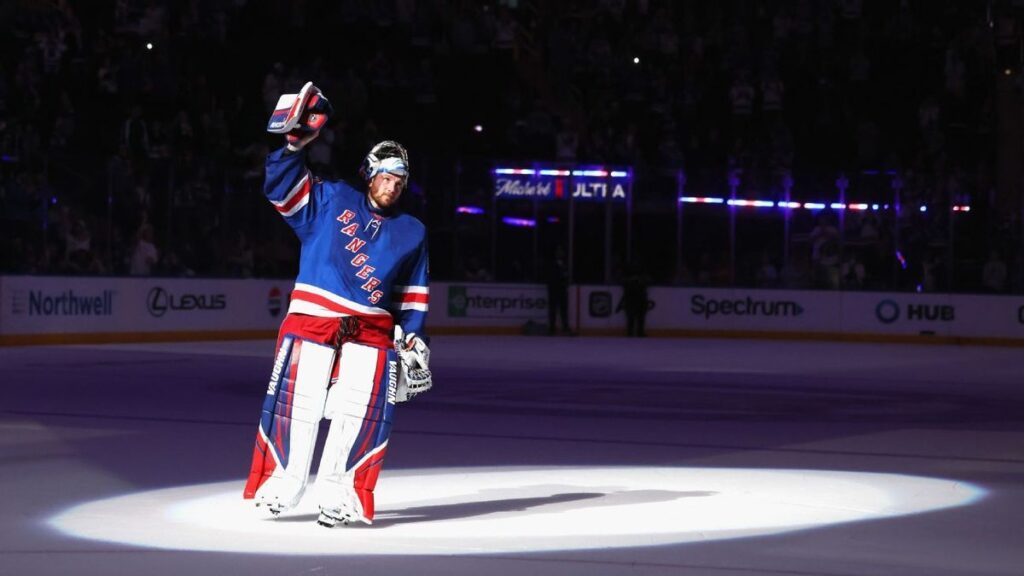 Jonathan Quick playing in goal for the New York Rangers