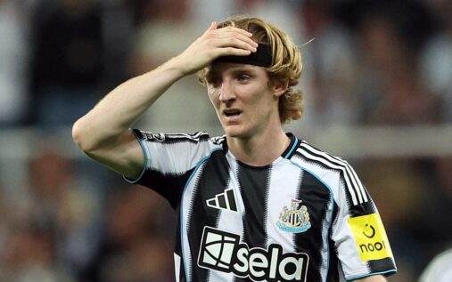 Newcastle United manager Eddie Howe looking concerned on the touchline