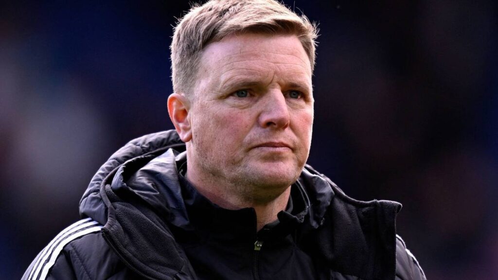 Bournemouth manager Andoni Iraola issuing instructions from the touchline
