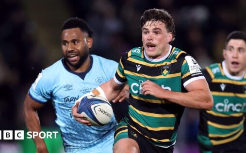 Northampton Saints players celebrating a try against Castres in the Investec Champions Cup