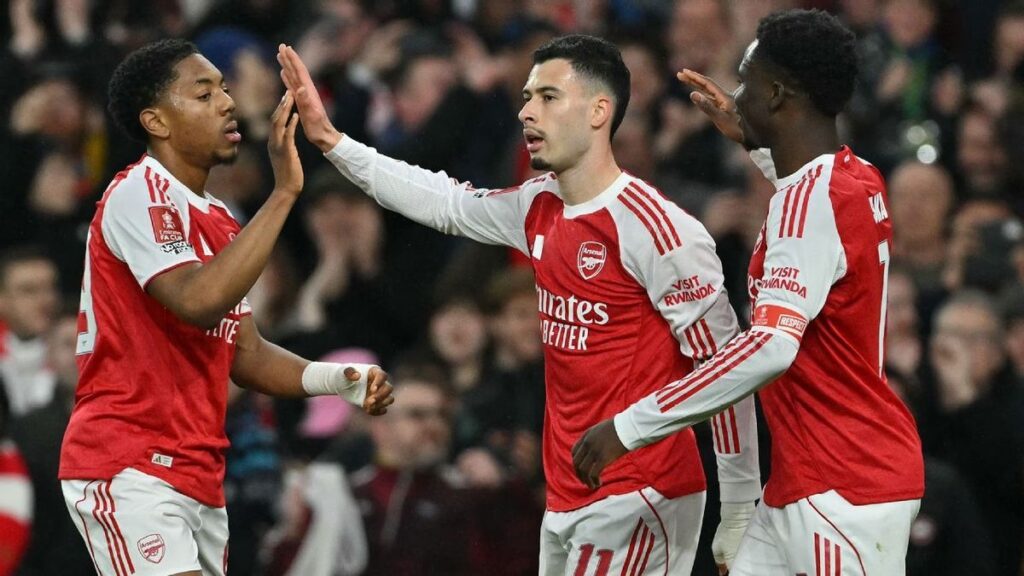 Gabriel Martinelli playing for Arsenal in the Premier League