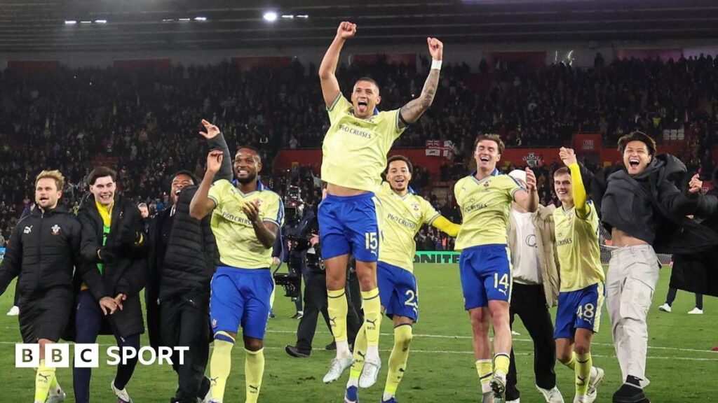 Southampton players celebrating their dramatic late winning goal against Arsenal at St Mary's Stadium