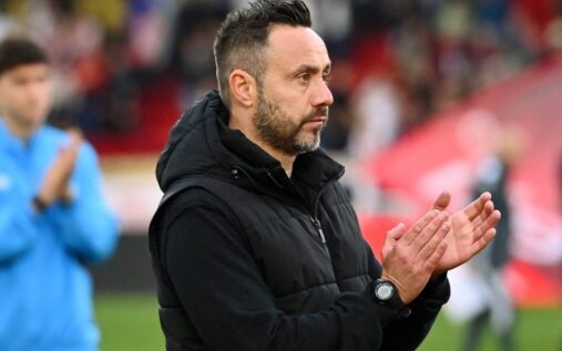 River Plate forward Ian Subiabre dribbling the ball during a match