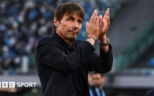 Antonio Conte speaking at a Napoli press conference