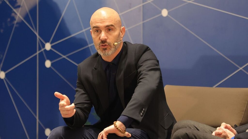 Enzo Maresca gesturing on the touchline during a football match