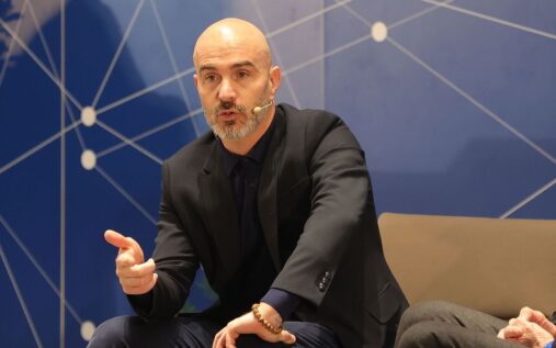 Enzo Maresca gesturing on the touchline during a football match