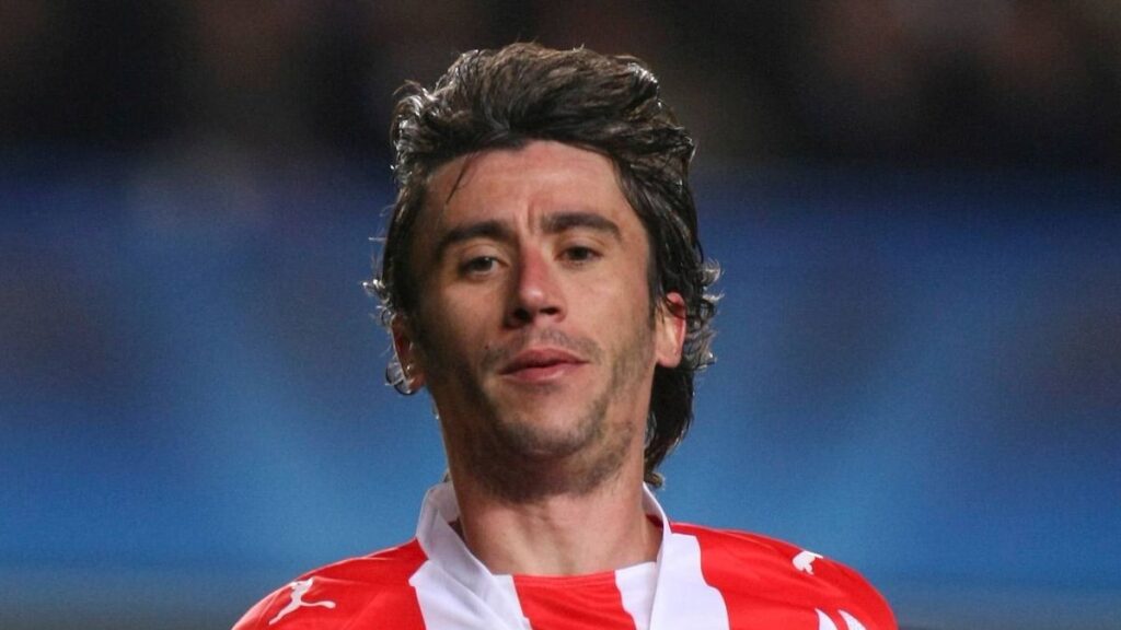 Paraskevas Antzas playing for Olympiacos in the Champions League