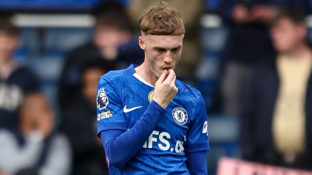 Dejected Chelsea players looking down during their 3-1 Premier League defeat against Nottingham Forest at Stamford Bridge