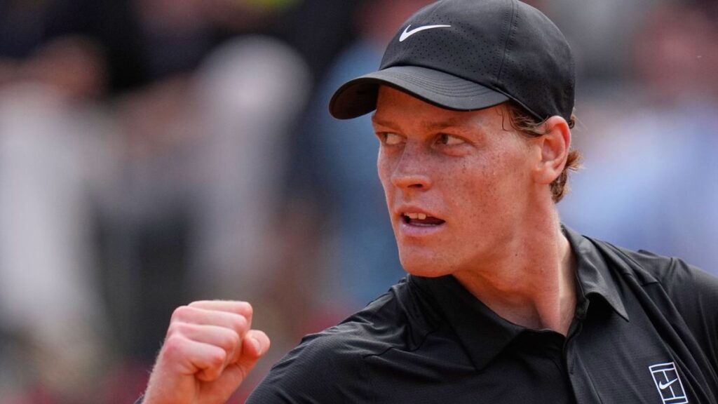 Jannik Sinner celebrating a point on the clay courts at the Italian Open in Rome