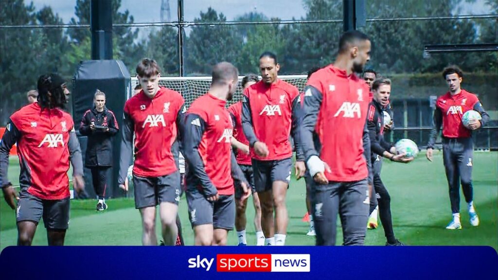 Mohamed Salah and Alexander Isak looking concerned during a Liverpool Premier League match