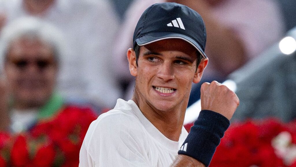 Spanish teenager Rafael Jodar hitting a forehand on a clay court at the French Open
