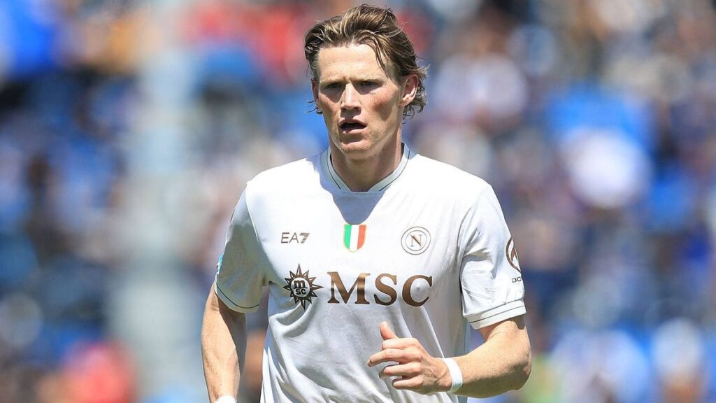 Scott McTominay celebrating a goal for Napoli on the football pitch