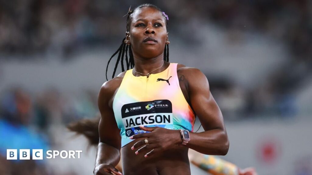 Shericka Jackson sprinting to victory in the women's 200m at the Xiamen Diamond League