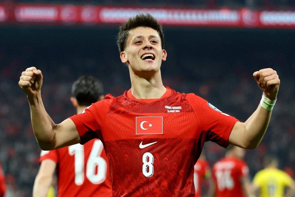 Arda Guler playing for the Turkey national football team