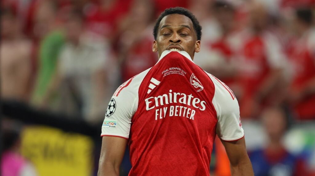 Jurrien Timber looking dejected while playing for Arsenal