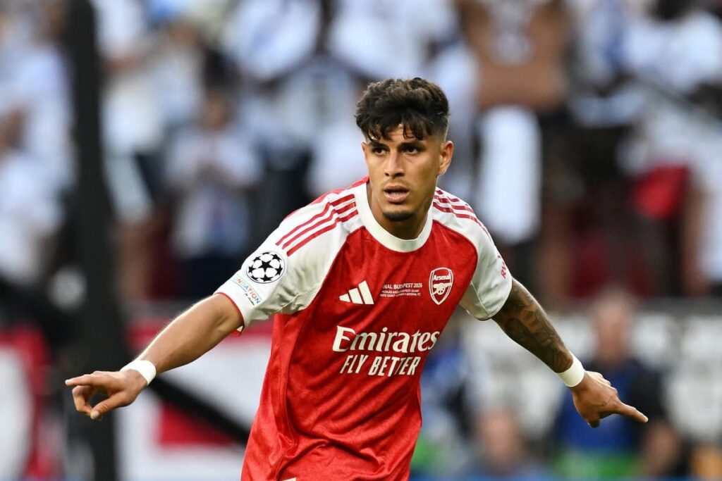 Piero Hincapie playing for Arsenal during the Champions League final