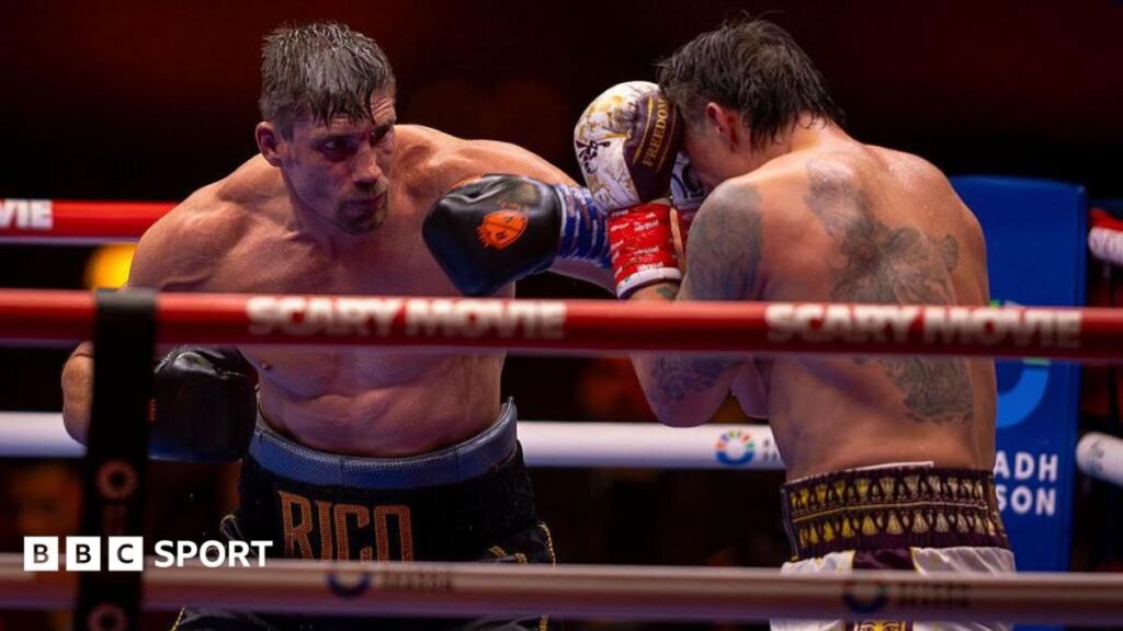 Referee Mark Lyson stepping in to stop the heavyweight bout between Oleksandr Usyk and Rico Verhoeven