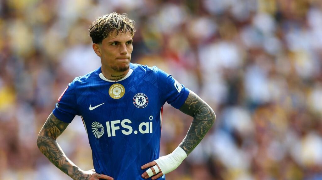 Alejandro Garnacho looking dejected in a Chelsea kit during a Premier League match at Stamford Bridge