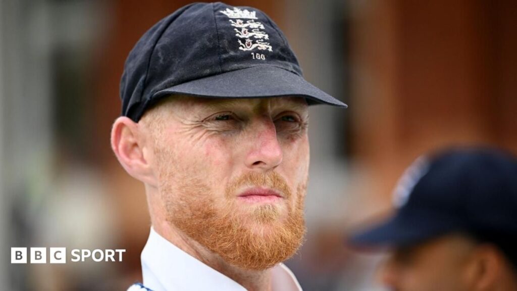 Joe Root walking out to bat for England in Test cricket