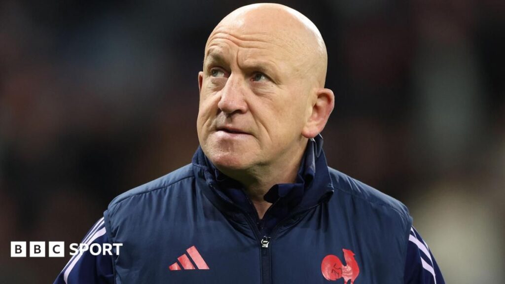 Shaun Edwards looking on during a France national rugby team training session