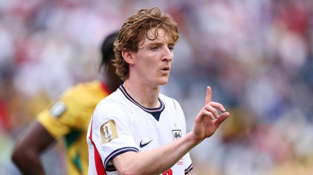 Anthony Gordon looking dejected while playing for England at the World Cup