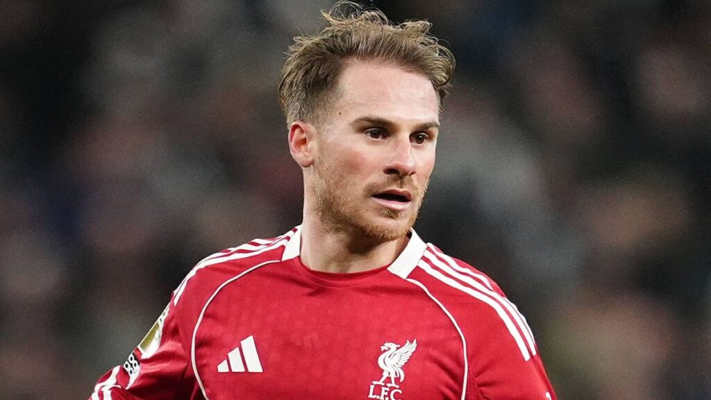Alexis Mac Allister playing for Liverpool during a Premier League match